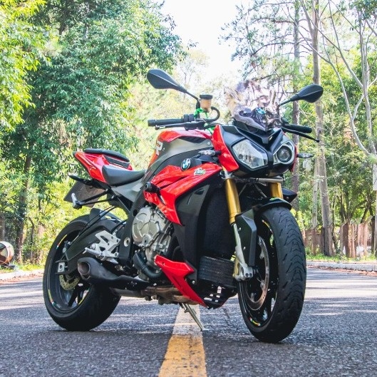 BMW S1000R RACING RED